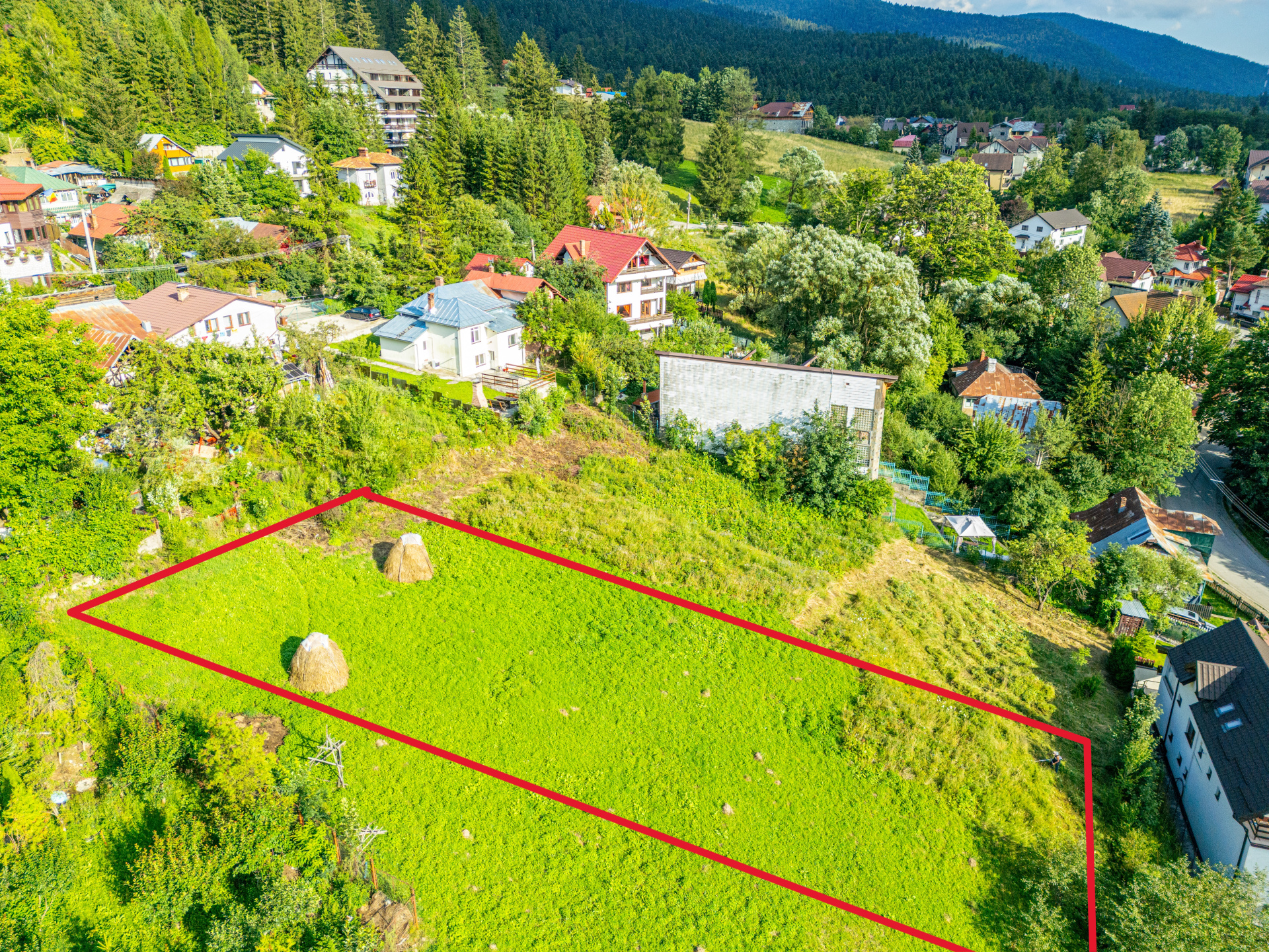 Teren 825 mp intravilan in Busteni cu vedere panoramica catre Muntii Bucegi