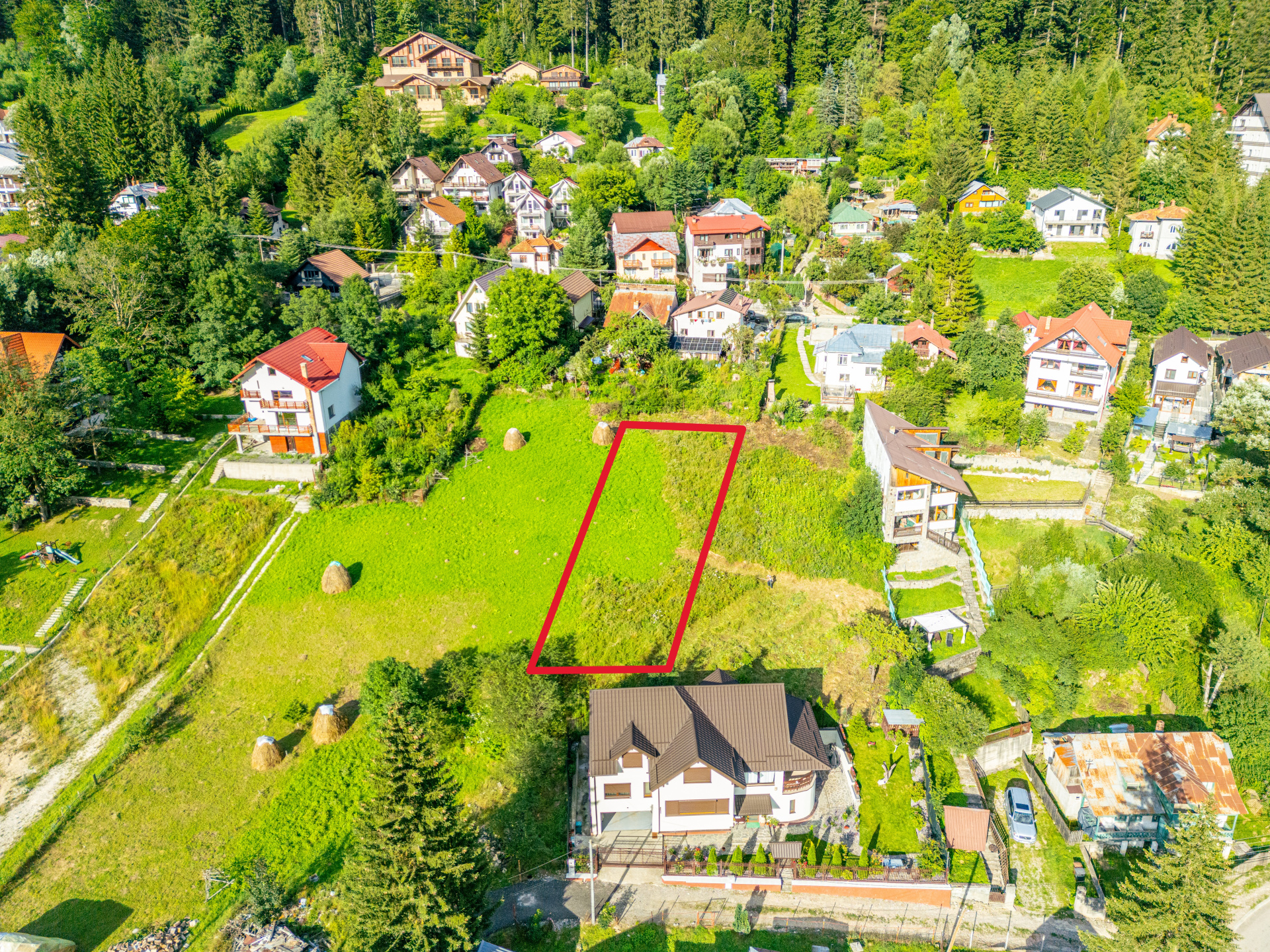 Teren 825 mp intravilan in Busteni cu vedere panoramica catre Muntii Bucegi