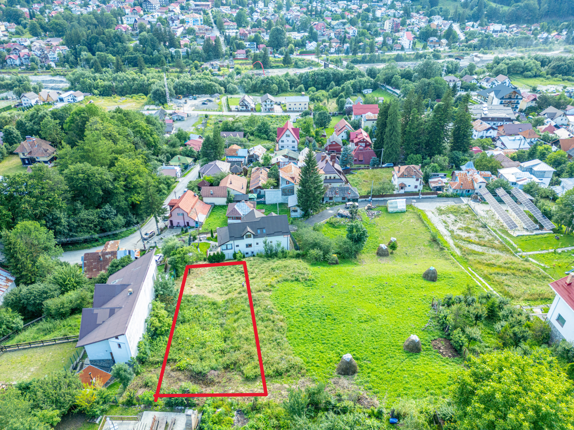 Teren 825 mp intravilan in Busteni cu vedere panoramica catre Muntii Bucegi