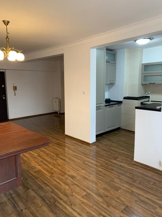 Apartament cu 2 camere de vanzare in zona Piata Unirii