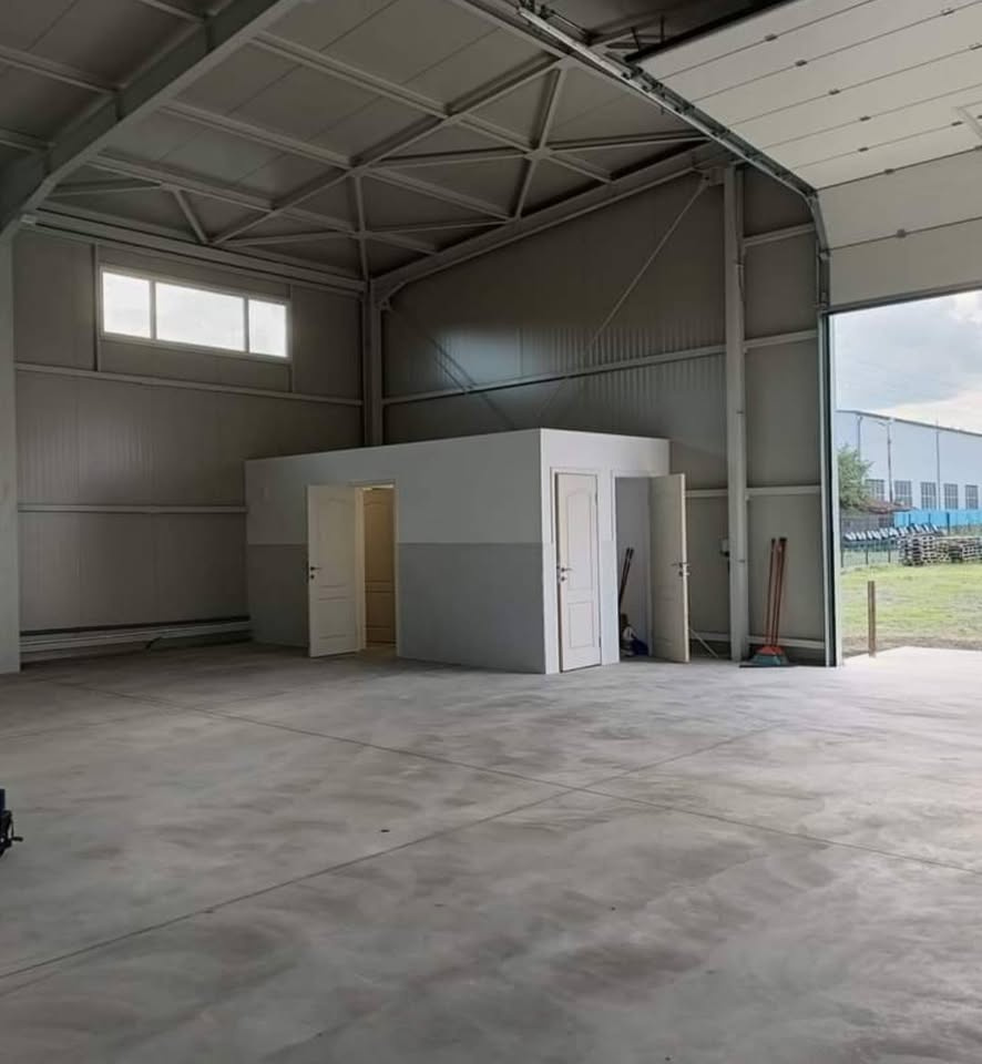 HALA MODERNA 400 MP + SHOWROOM/BIROURI | TEREN 2.500 MP | ACCES TIR | LANGA DN71