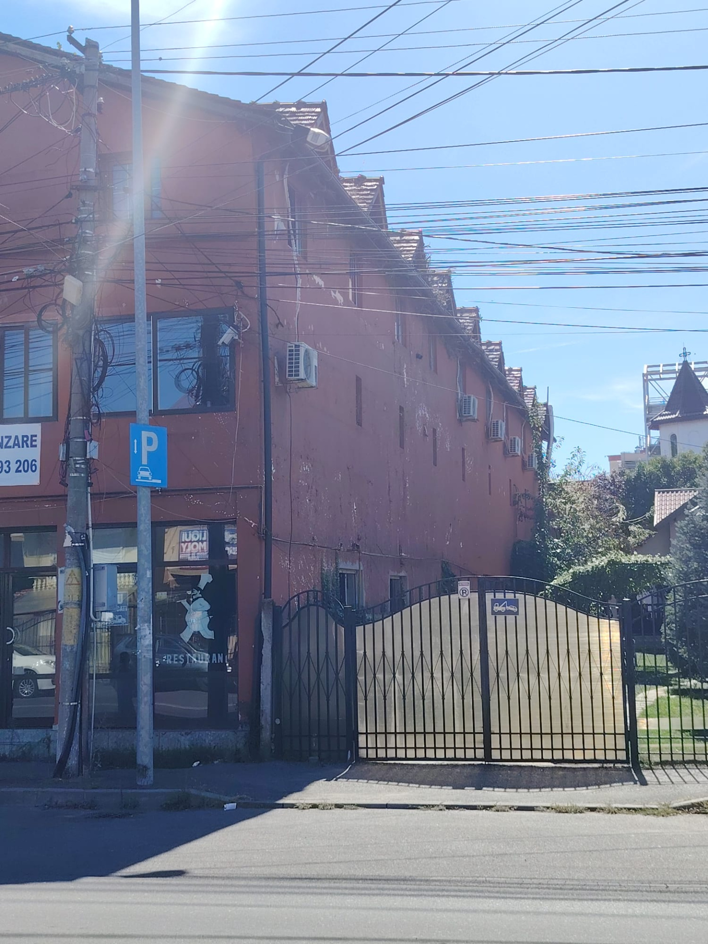 Hotel Ava de vanzare 903 mp surafata desfasurata Ultracentral, Targoviste tudor