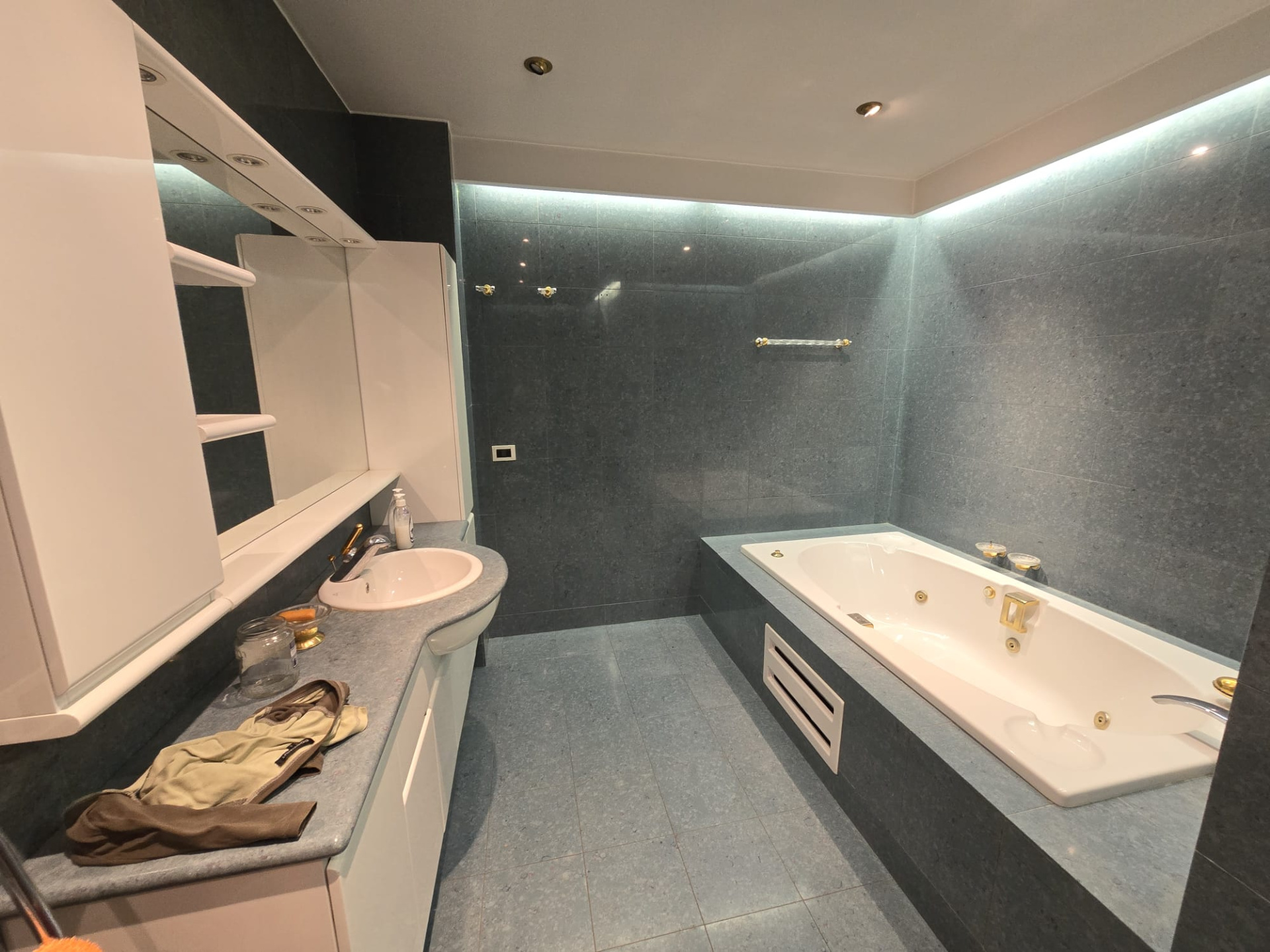 Vilă de închiriat cu 4 camere, 220 mp - zona Polonă
