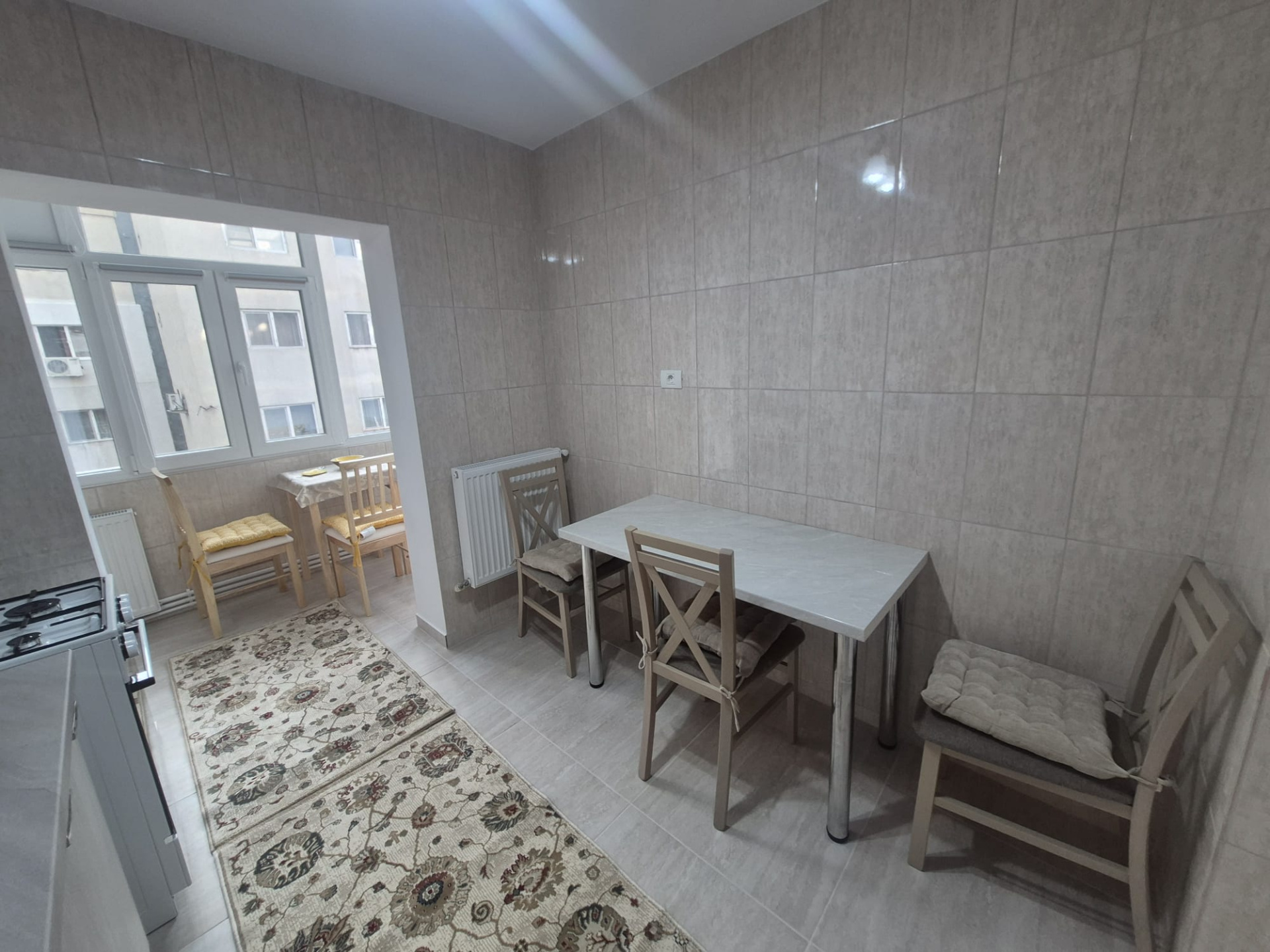 De închiriat apartament cu 2 camere,decomandat, 45m², zona Dacia, Constanta
