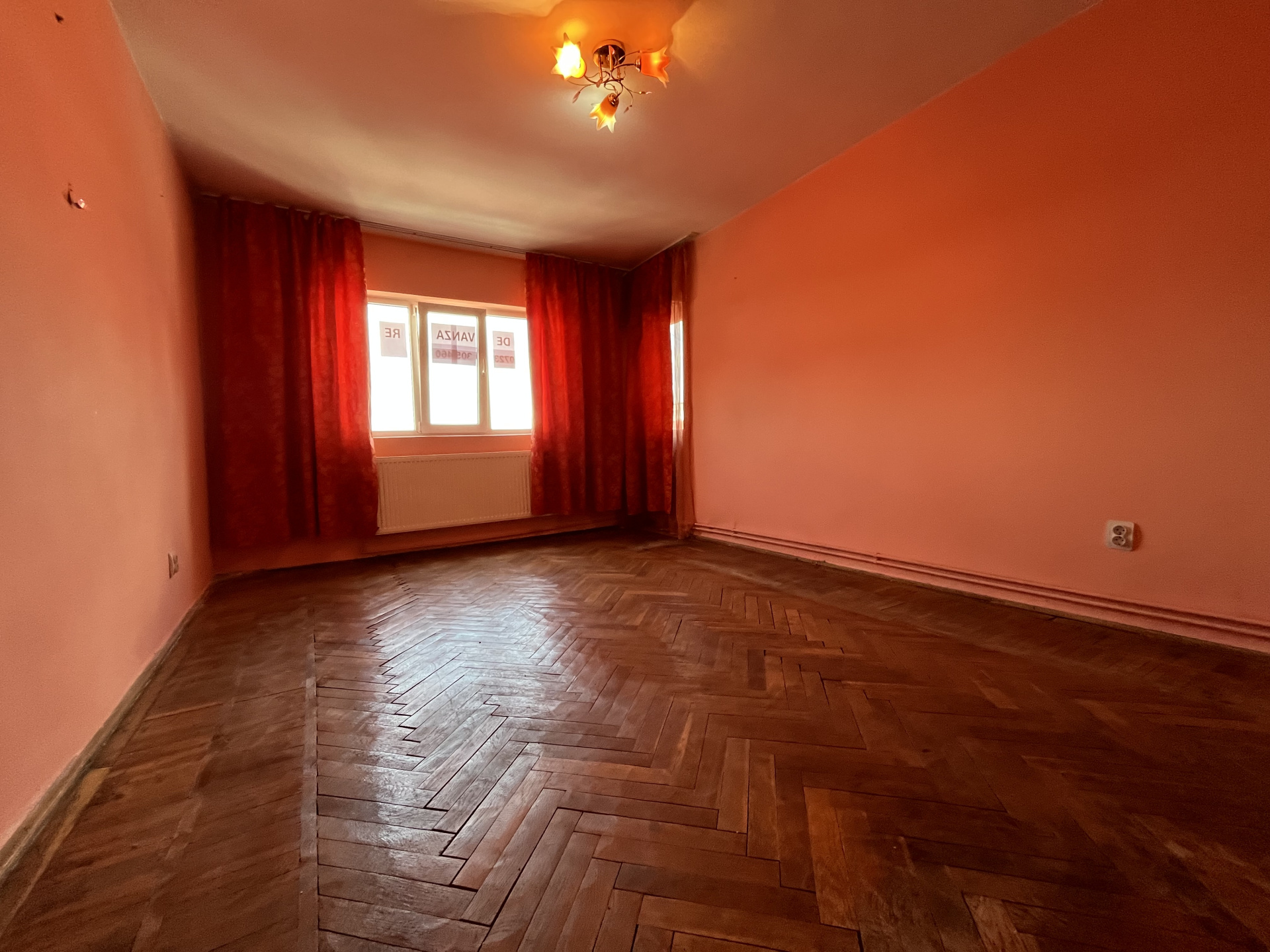 Apartament 3 camere dec 2 băi etajul 3 central Gaesti