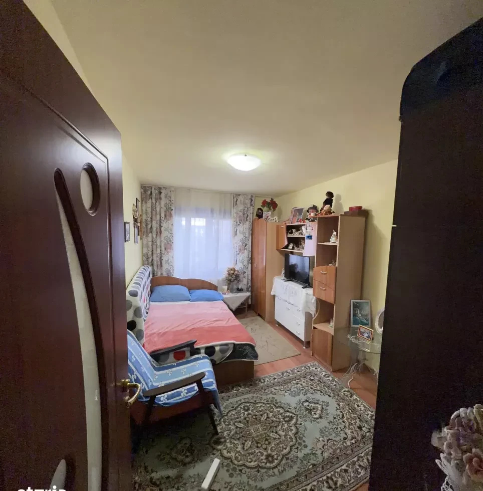 📍 Apartament 2 Cam Decomandat – Etaj 2/4, Zona Micro 6(Vizavi de fostul Select)