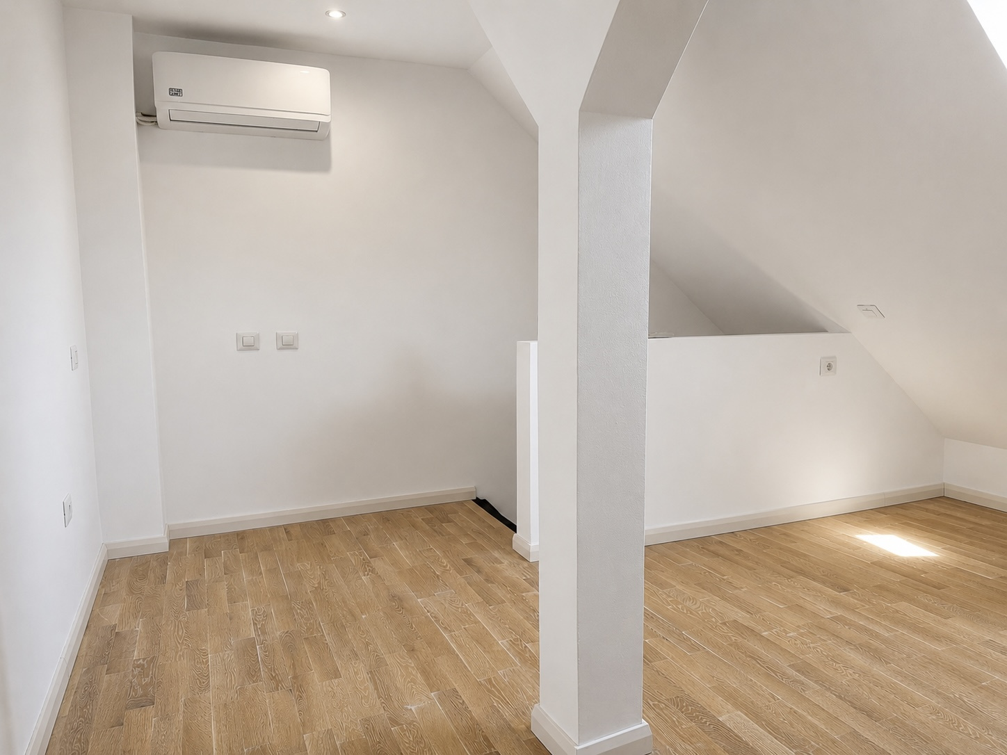 Apartament cu 2 camere de vânzare, complet renovat, “Grădină cu Magnolii”