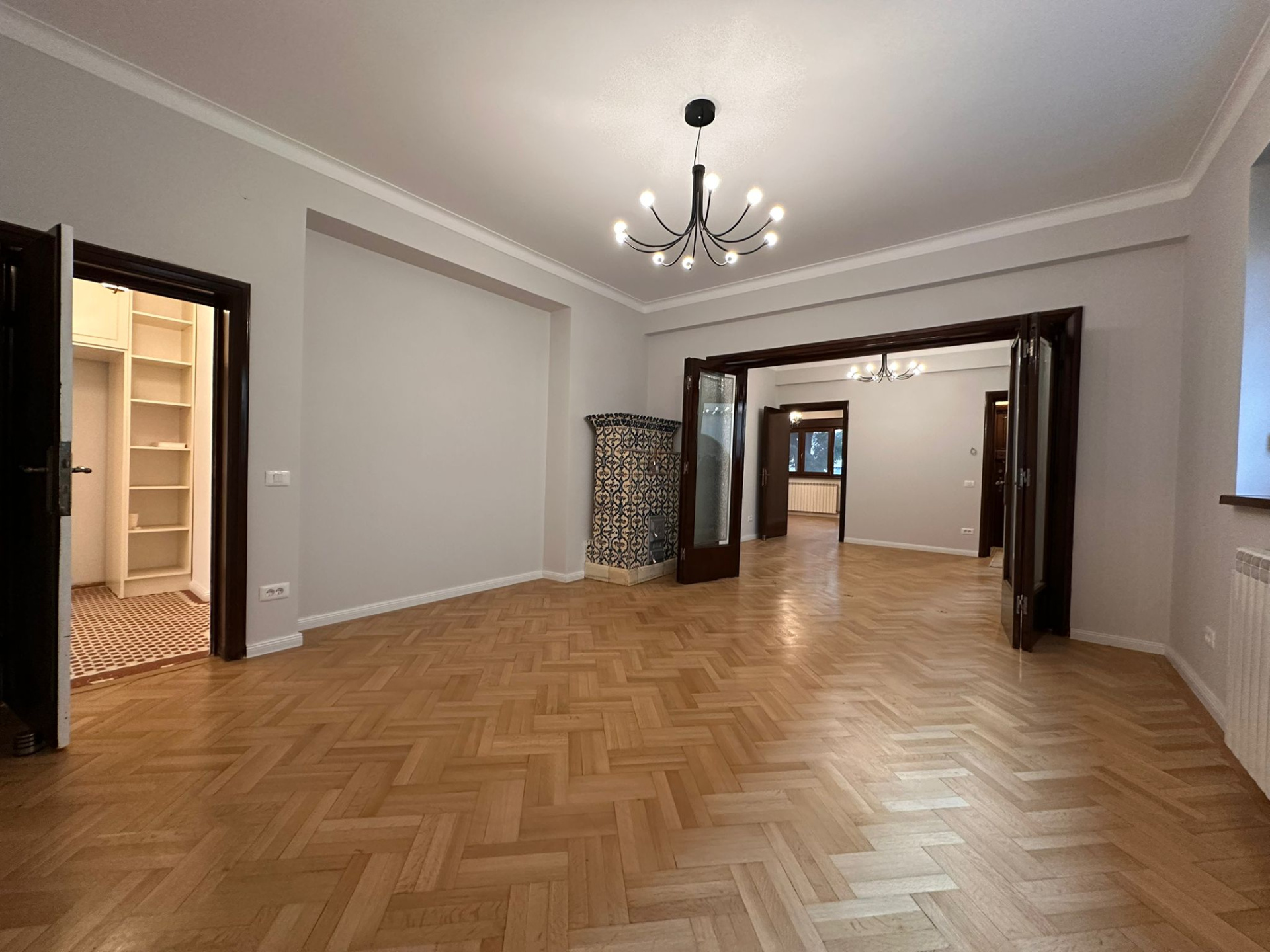 Inchiriere apartament 4 camere parter Dorobanti