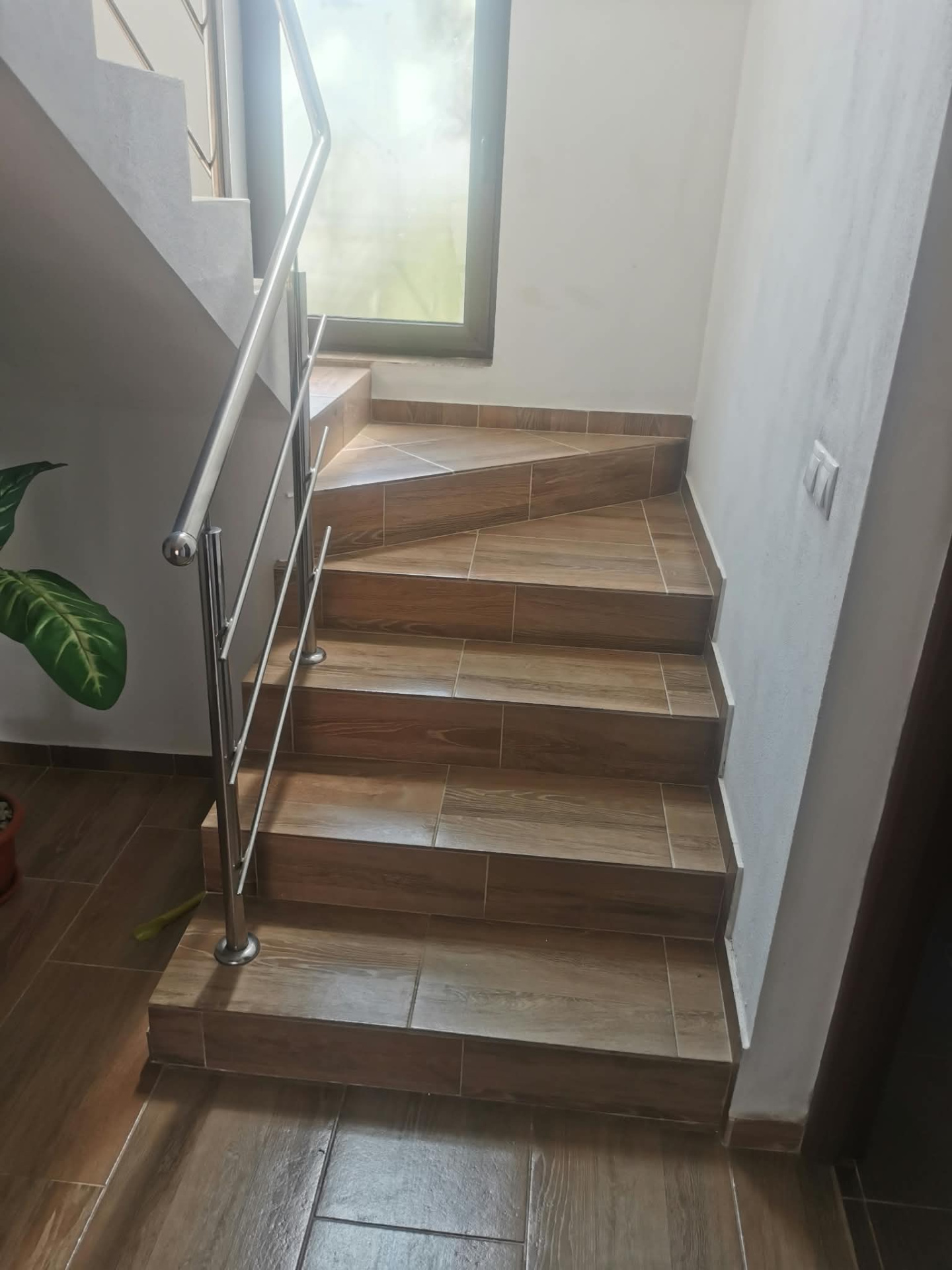Casă de închiriat în DB Ungureni (Dragomiresti)