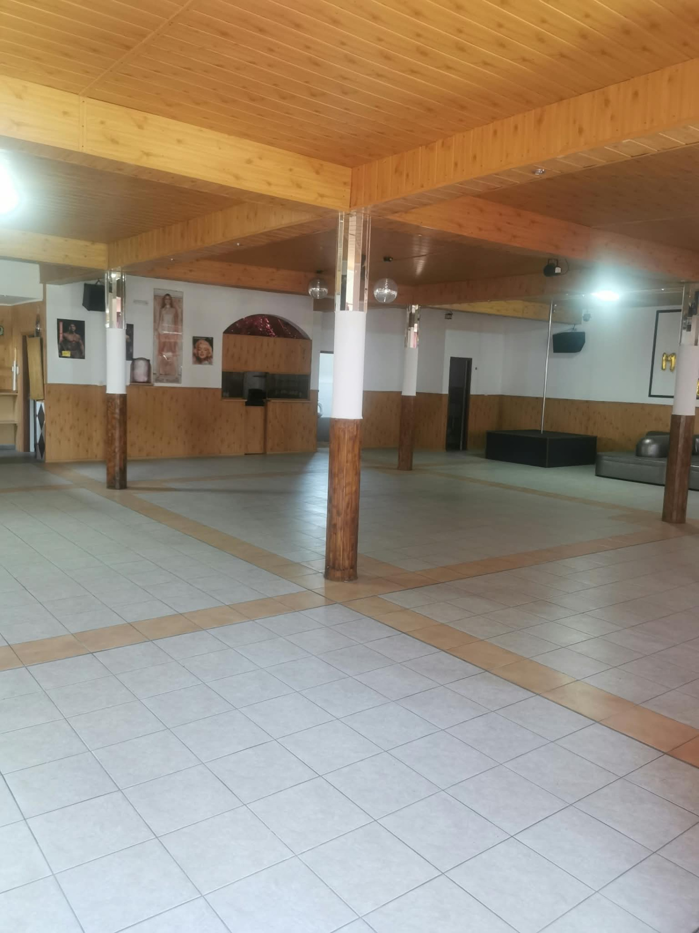 Comercial de închiriat în DB Ungureni (Dragomiresti)