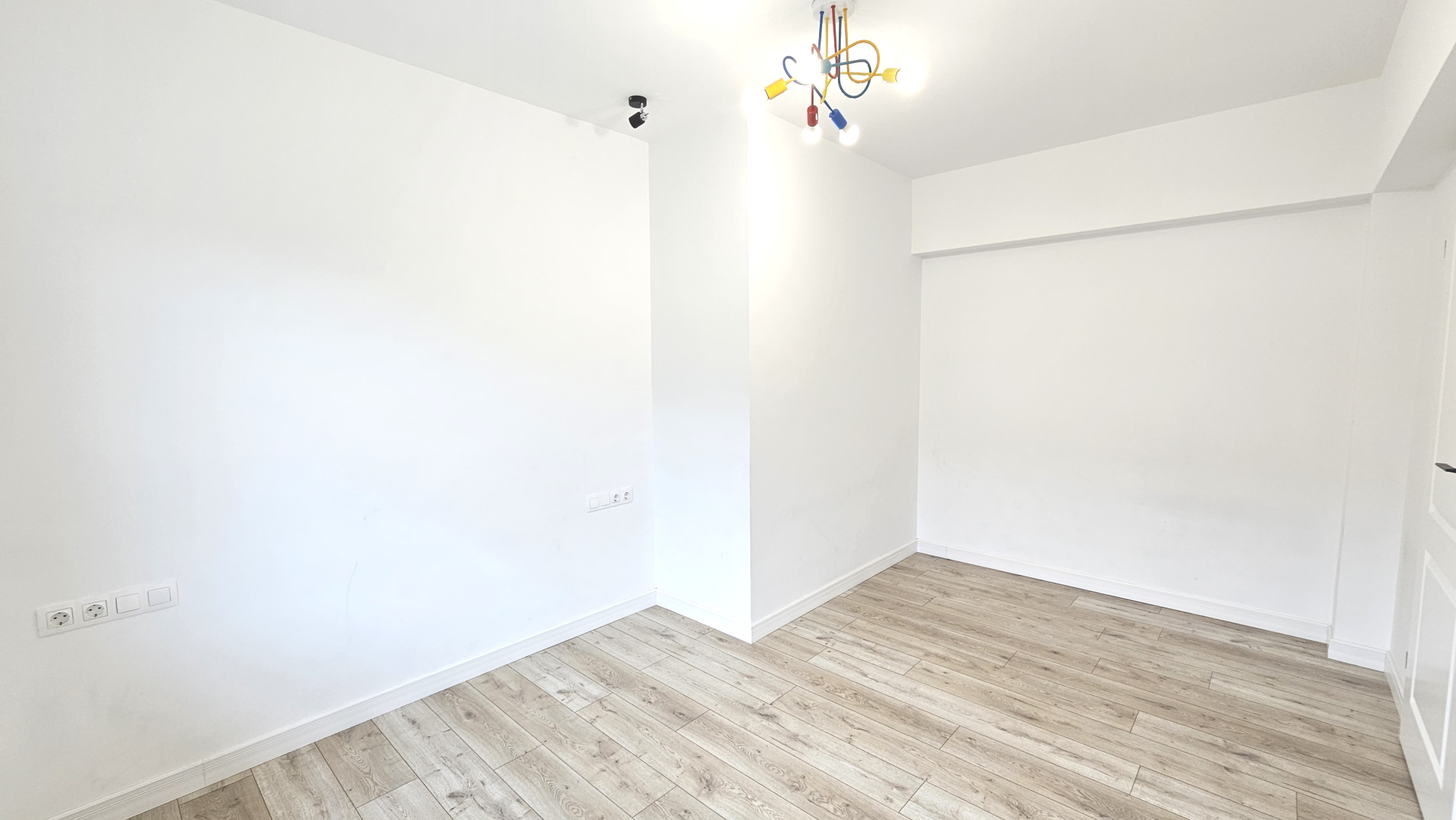 Casă de închiriat în IF Balotesti, 122 m²