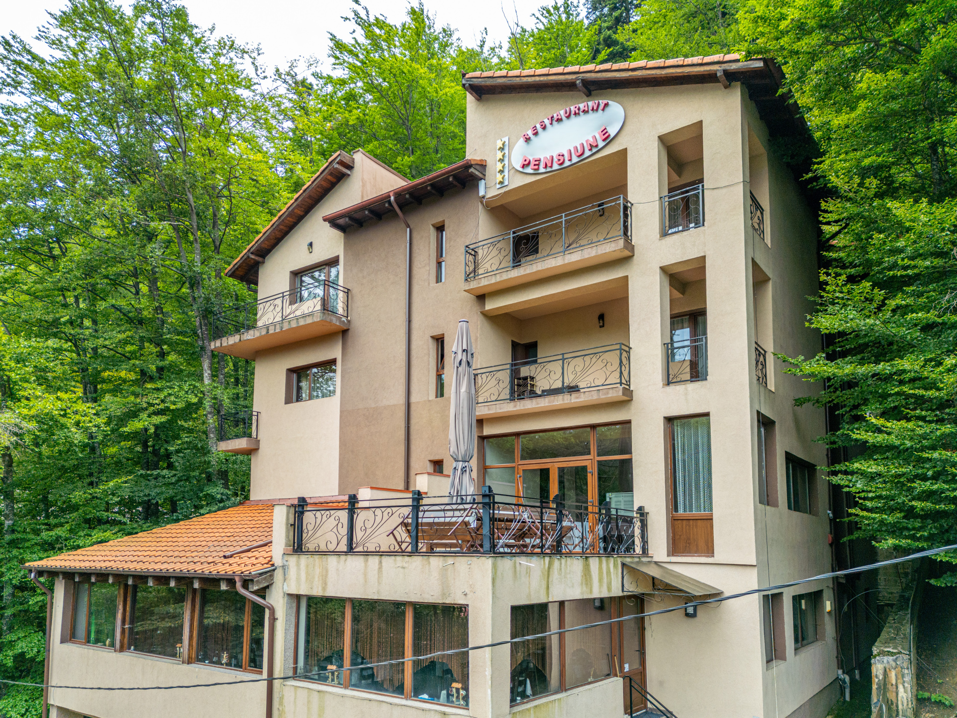 Hotel de închiriat în PH Sinaia, 1154 m²