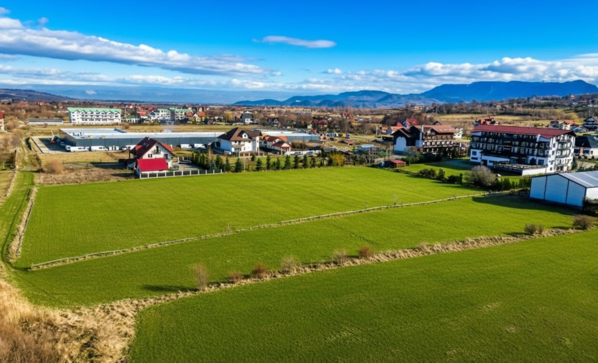 Urban Land 862 sqm – Bran area | Front 2 DN73 | 34,480 € 3
