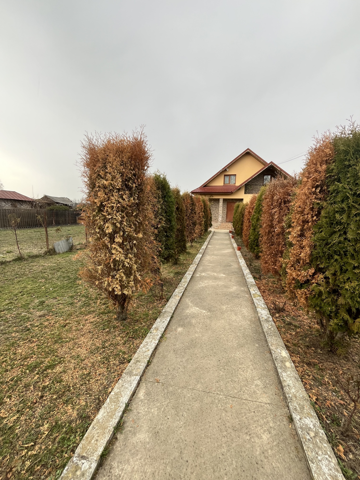 Casa la cheie mob+utilata 3 camere 2 bai teren 1732 mp Garleni Dambovita