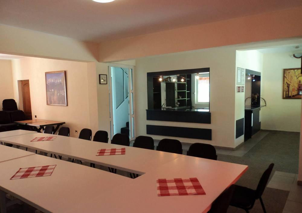 Pensiune 9 camere în Valea Mare Bratia, com. Balilești, jud. Argeș