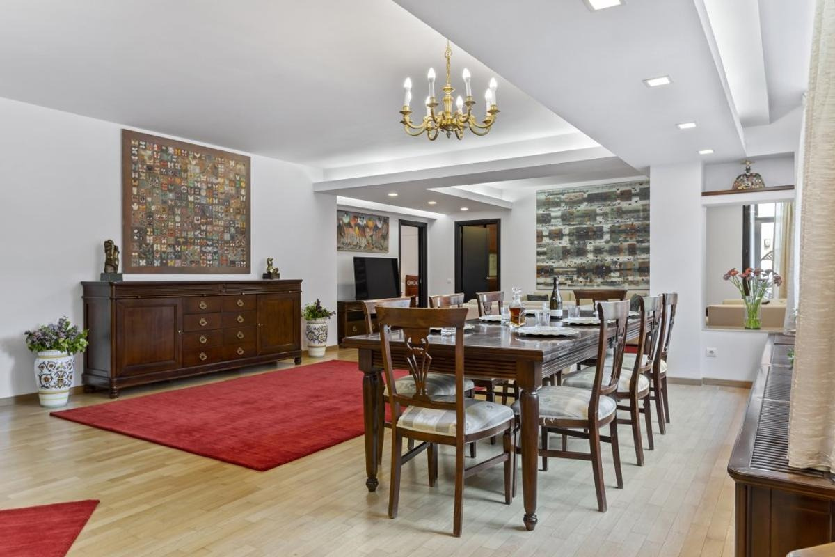 Apartment de închiriat în B Bucuresti, 150 m²