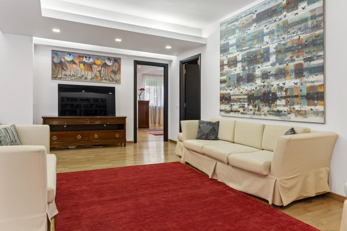Apartment de închiriat în B Bucuresti, 150 m²
