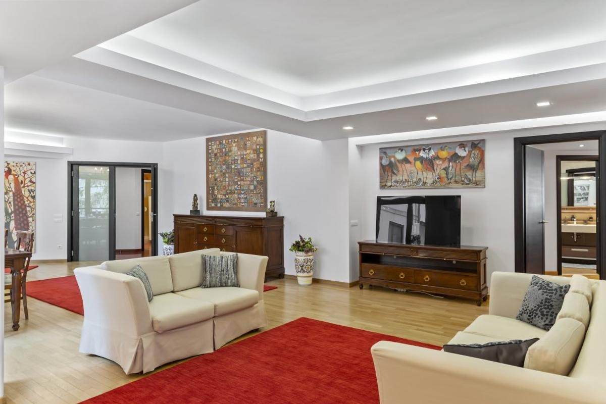 Apartment de închiriat în B Bucuresti, 150 m²