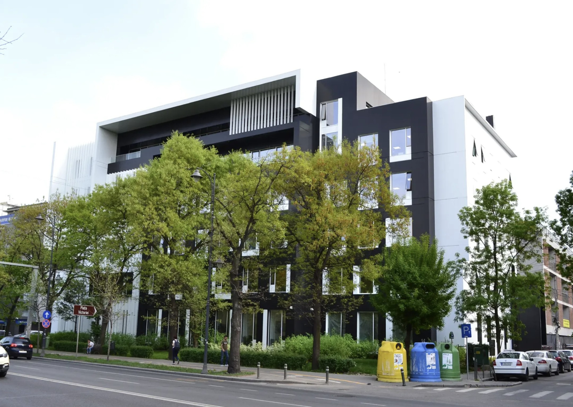 Commercial de închiriat în B Bucuresti, 353 m²