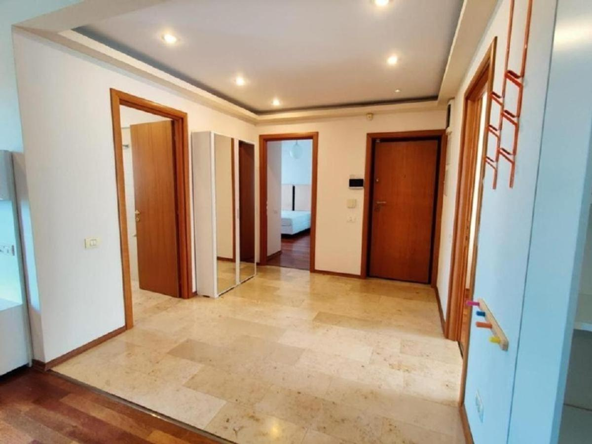 Apartment de închiriat în B Bucuresti, 110 m²