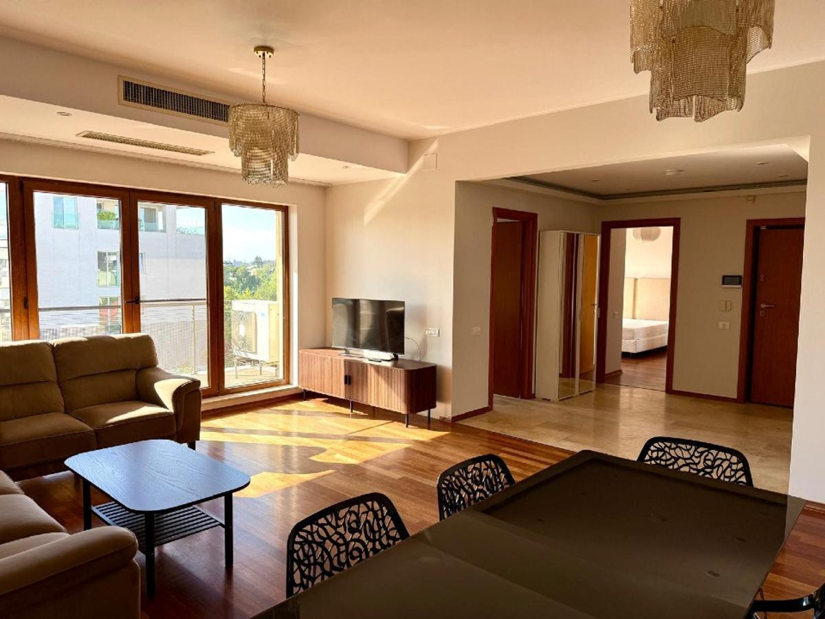 Apartment de închiriat în B Bucuresti, 110 m²