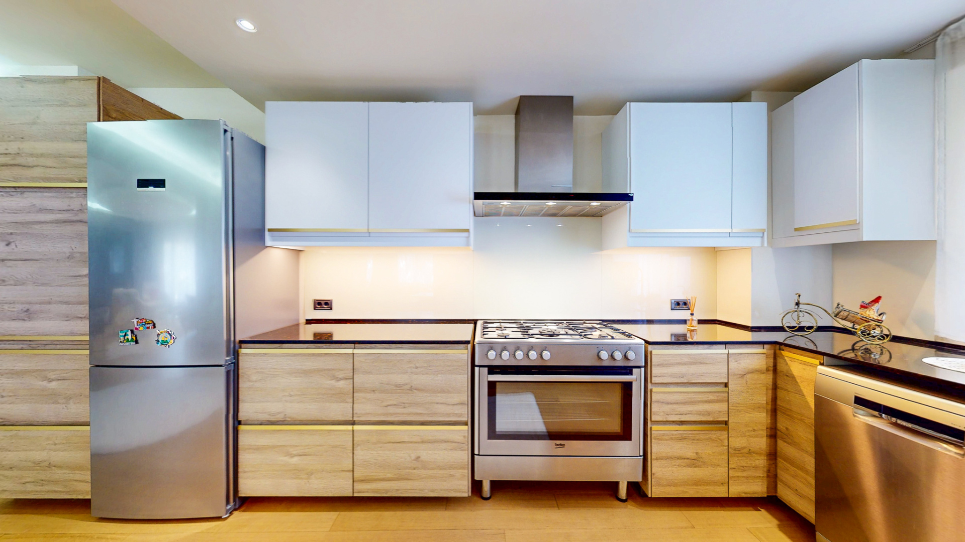 Apartment de închiriat în B Bucuresti, 155 m²