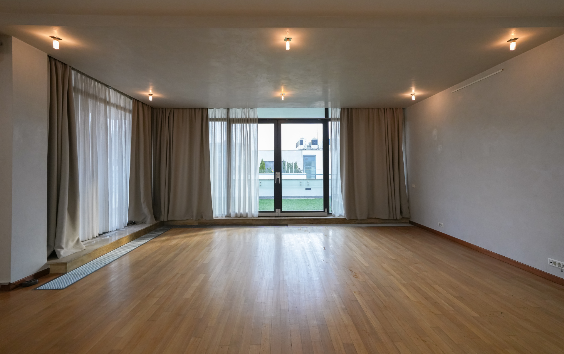 Penthouse de închiriat în B Bucuresti, 410 m²
