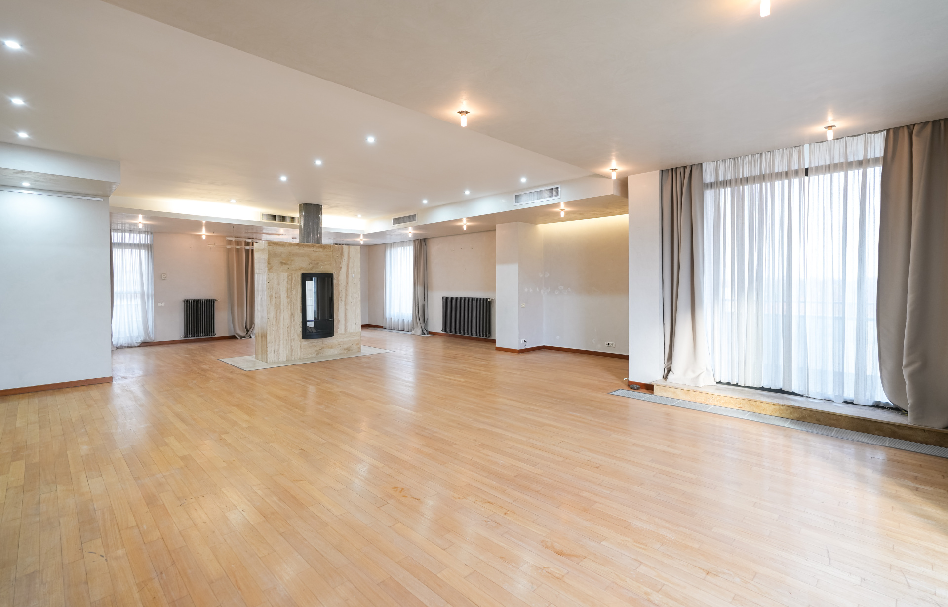 Penthouse de închiriat în B Bucuresti, 410 m²