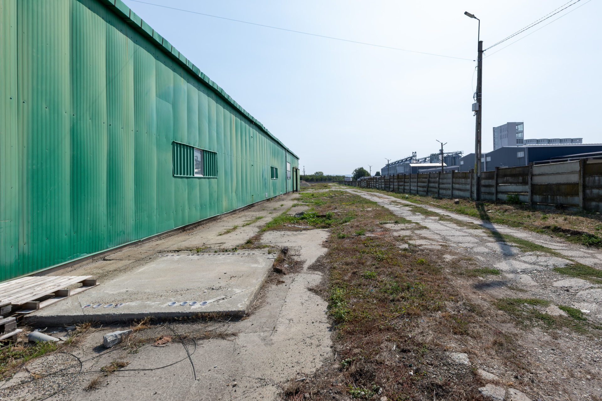 Industrial de închiriat în BC Bacau, 3096 m²