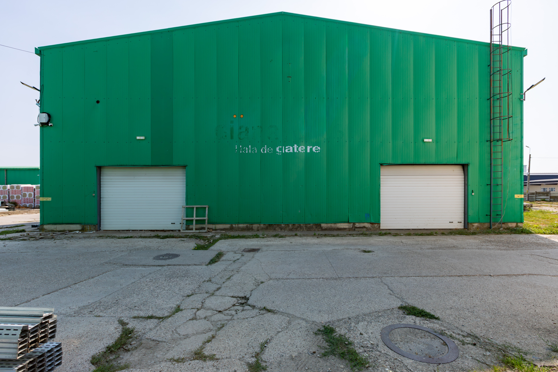 Industrial de închiriat în BC Bacau, 3096 m²