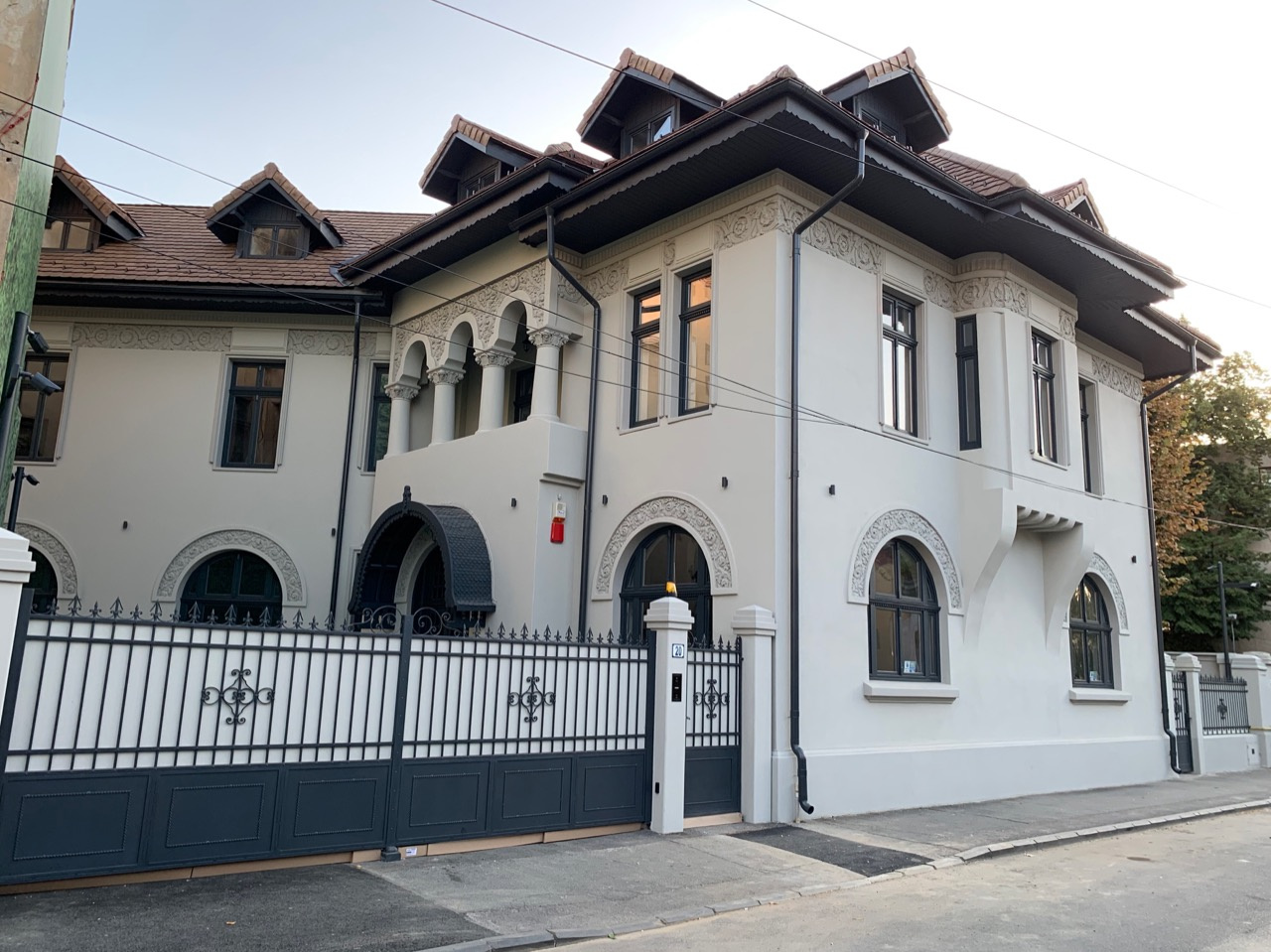 House de închiriat în B Bucuresti, 530 m²