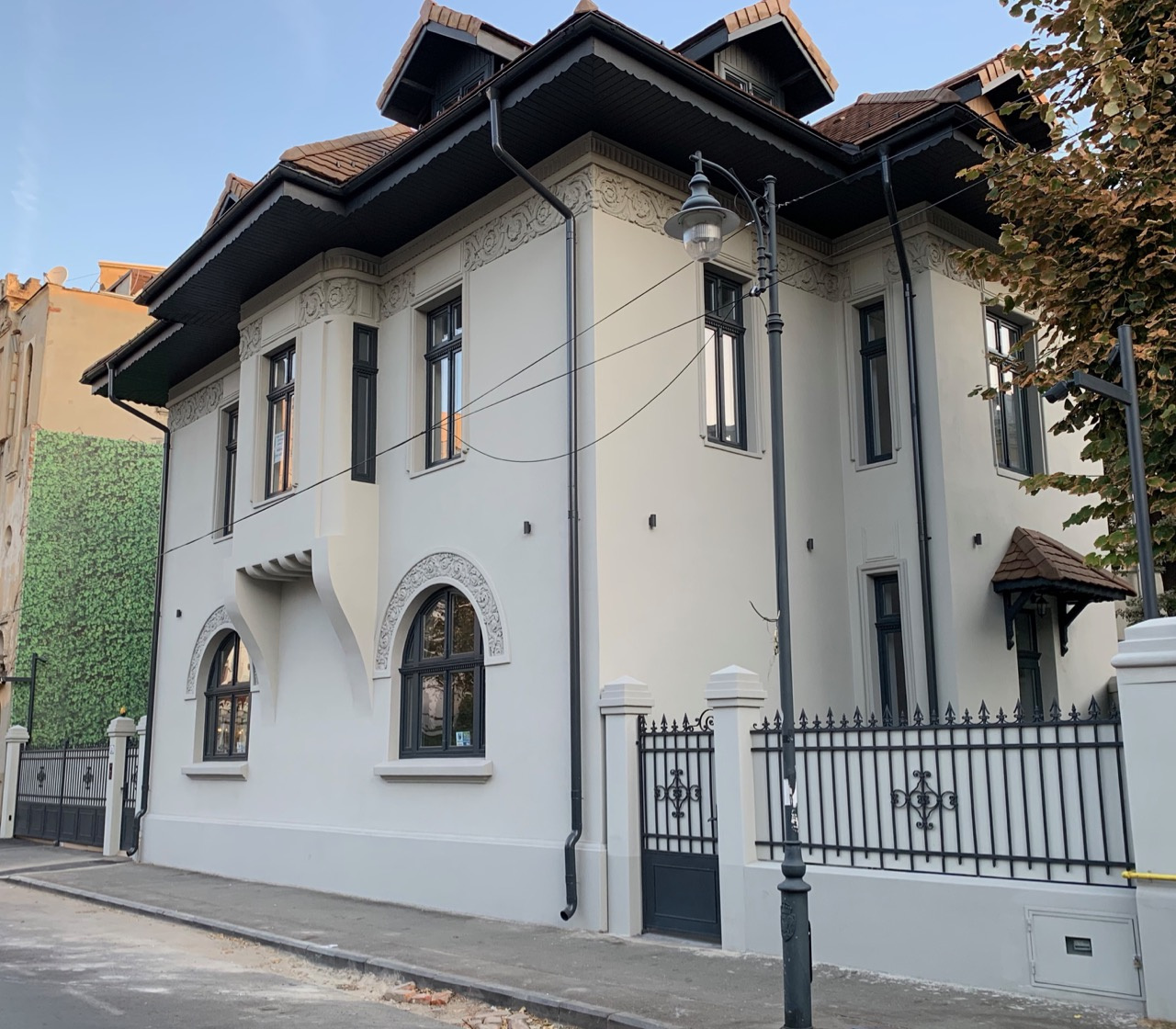 House de închiriat în B Bucuresti, 530 m²