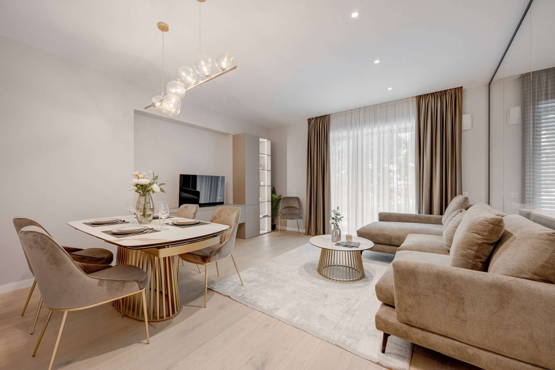 Apartment for sale in B Bucuresti, 120 m²