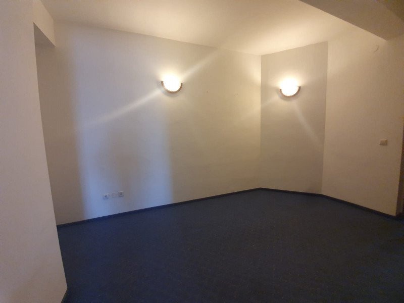 Spatiu birou UltraCentral | Utilitati incluse