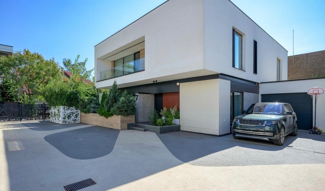 Casă de închiriat în B Bucuresti, 450 m²