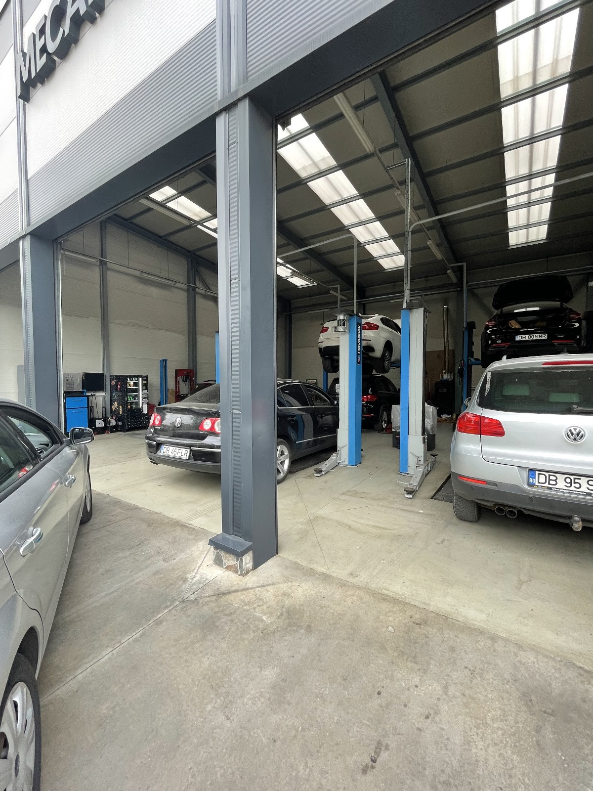 Industrial de vânzare în DB Gaesti, 13 Decembrie Nr. 245 ([object Object]), 210 m²