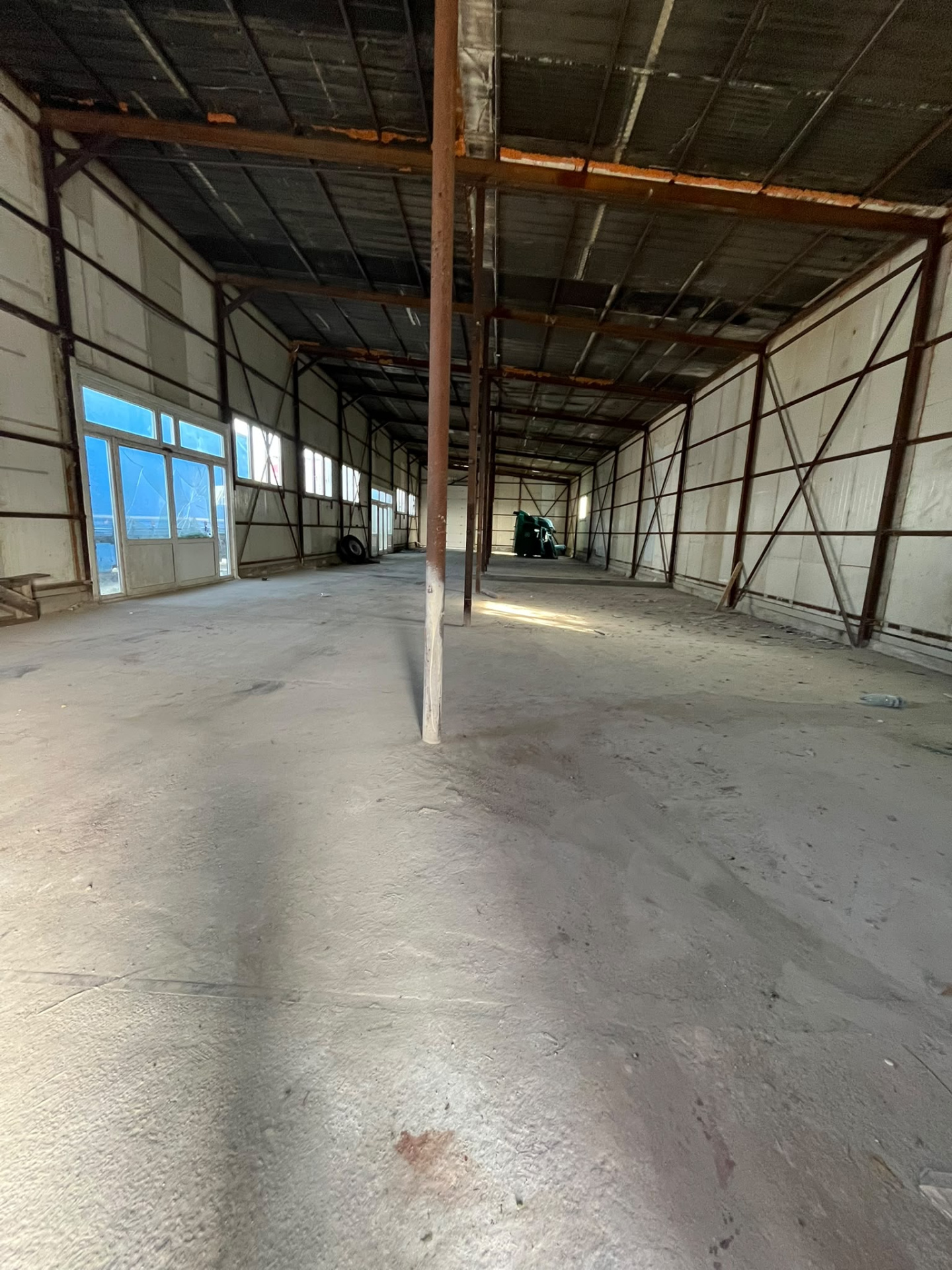 Industrial de închiriat în DB Gaesti, 610 m²