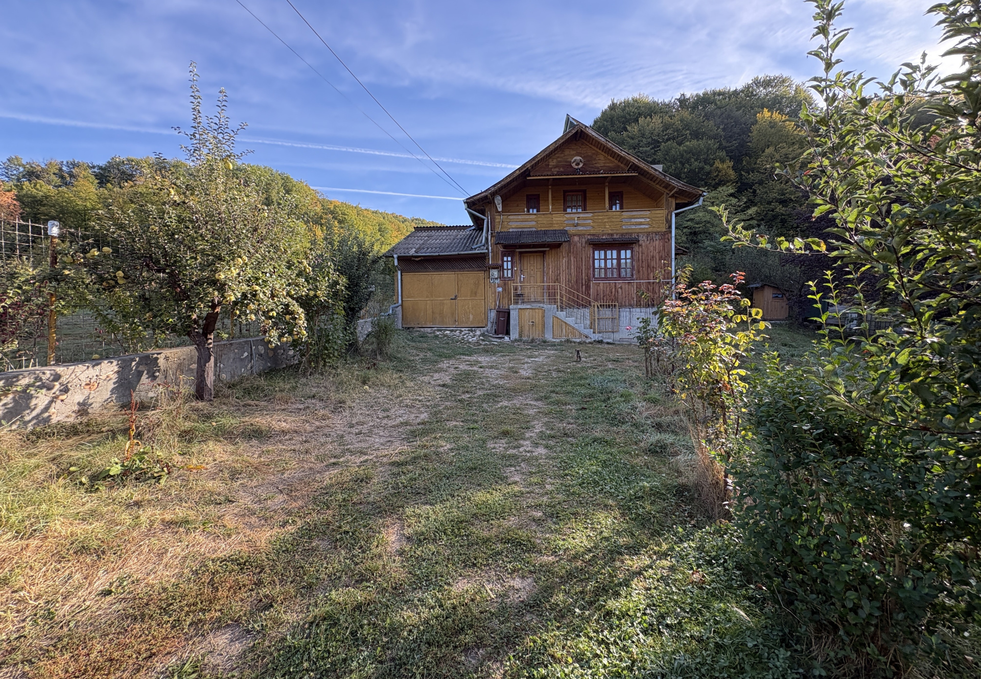 Micesti 12 km de Pitesti/ 2 cabane/ 2.500 mp teren/ priveliste superba
