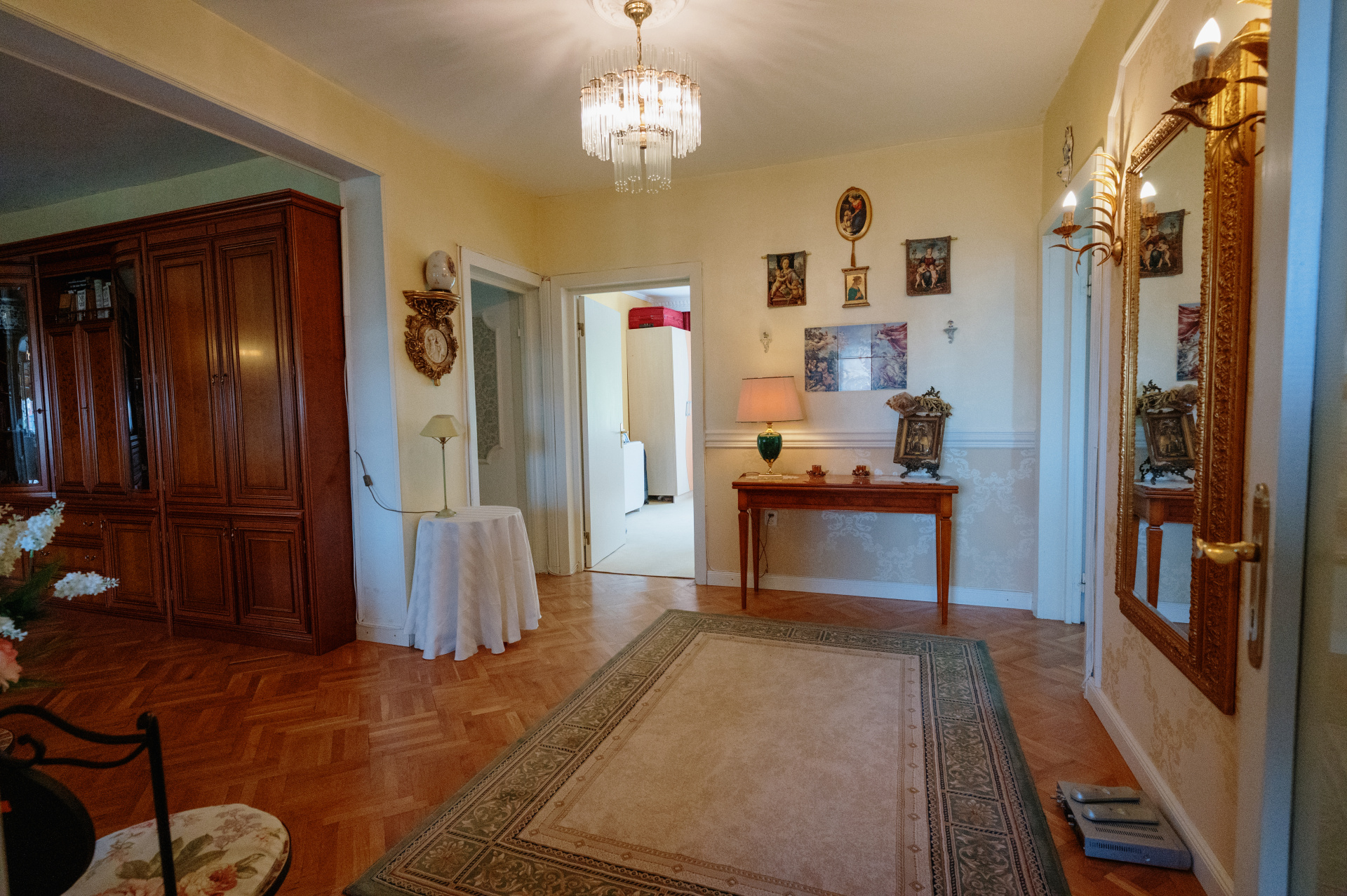 Apartament de vânzare în AG Pitesti, 211 m²