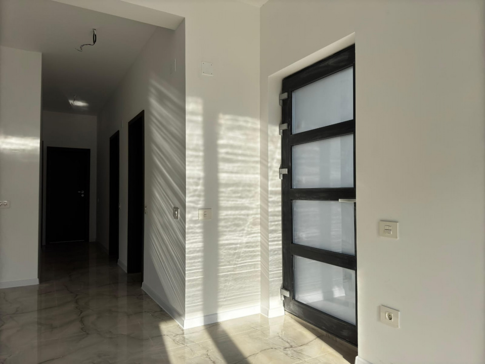 Casă parter cu 3 camere, curte generoasă și liniște deplină – natură și confort