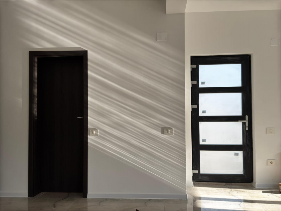 Casă parter cu 3 camere, curte generoasă și liniște deplină – natură și confort