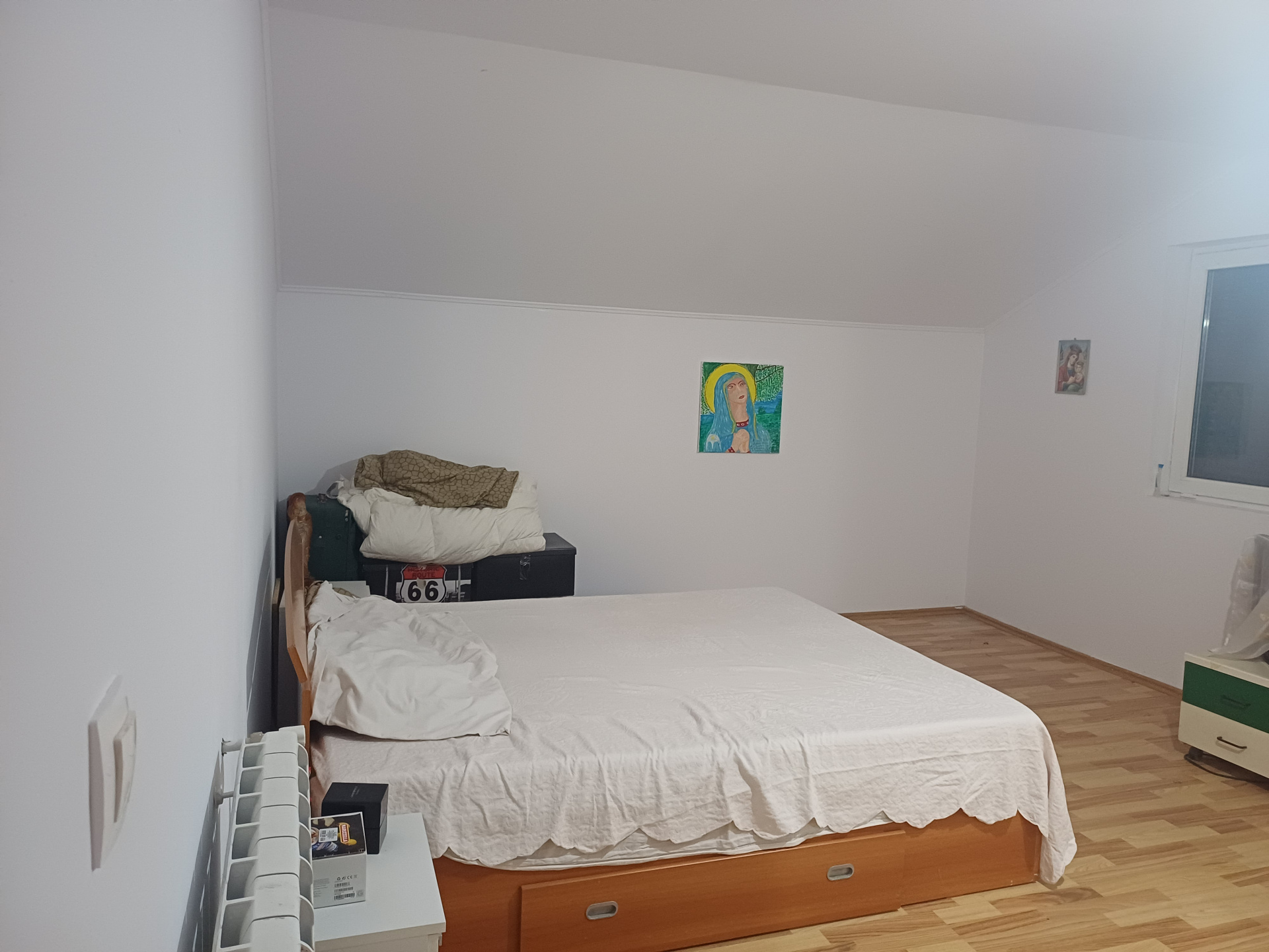 Vilă 4 camere cu garaj dublu, teren 500 mp, Albota – zonă centrală