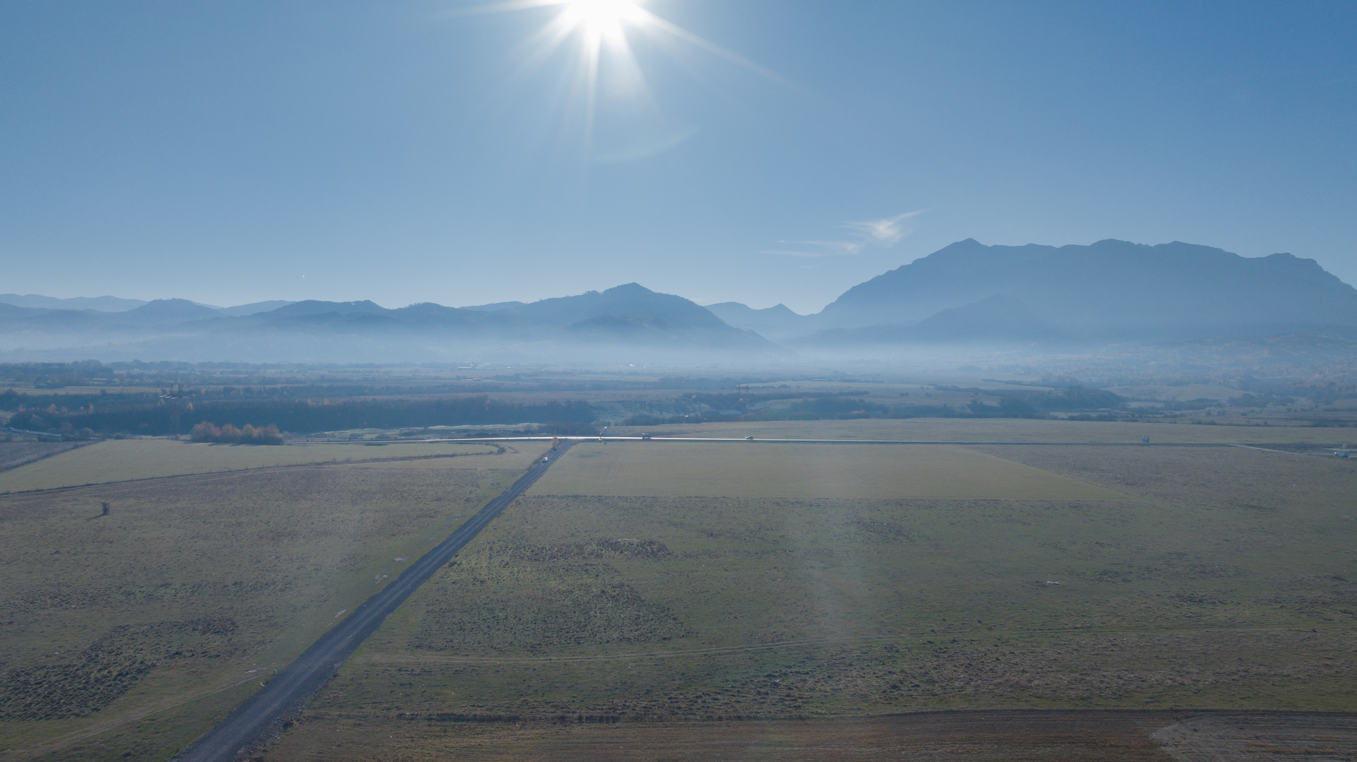Teren 11.600 mp – Râșnov, zona Tabăra, 230 m de DN 73
