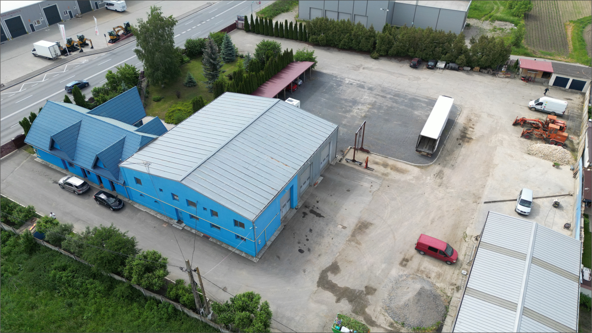 Proprietate industrială cu vizibilitate DN13 – Hală, birouri și teren 6.250 mp