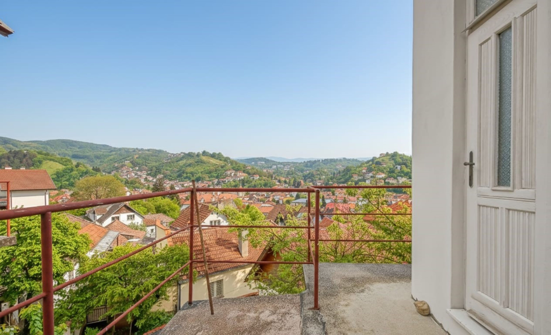 Casă cu priveliște panoramică în inima zonei Șchei – Strada Cotun, nr. 9