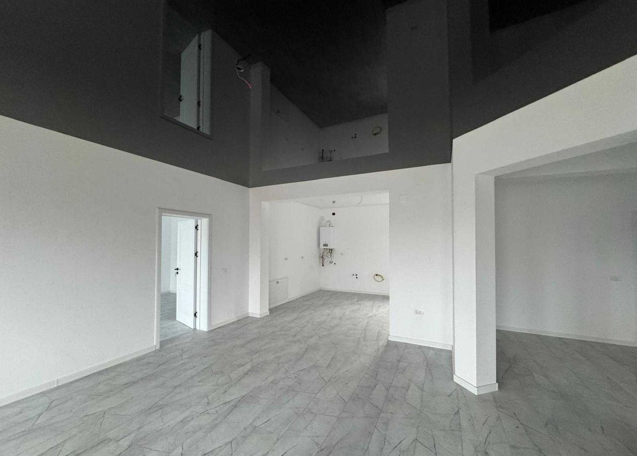 OCAZIE DE NERATAT! APARTAMENT IN VILA! curte si intrare privata!