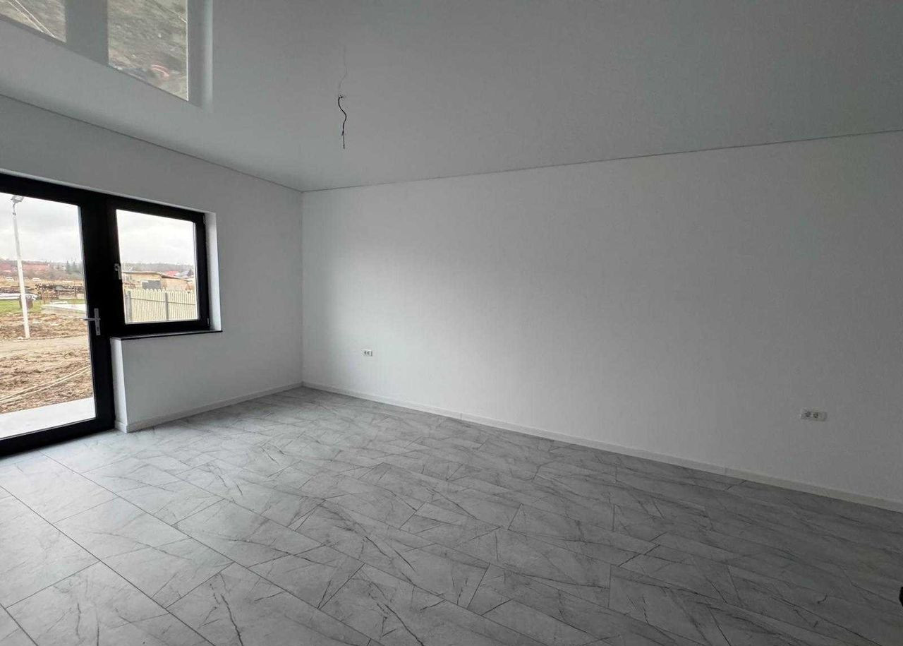 OCAZIE DE NERATAT! APARTAMENT IN VILA! curte si intrare privata!