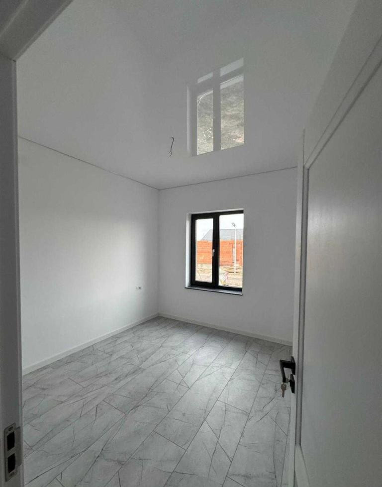 OCAZIE DE NERATAT! APARTAMENT IN VILA! curte si intrare privata!