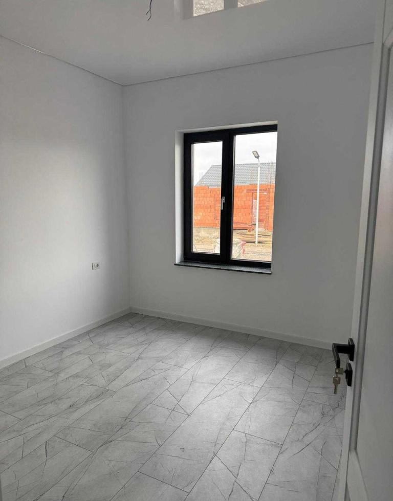 OCAZIE DE NERATAT! APARTAMENT IN VILA! curte si intrare privata!