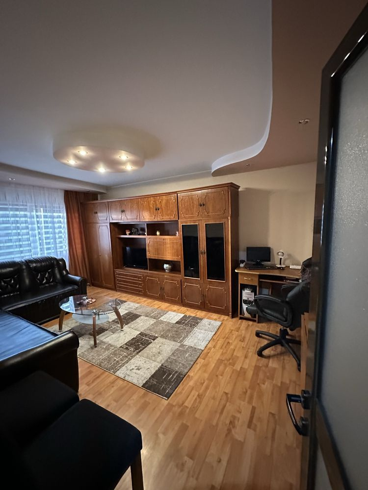 Apartament 2 camere decomandat, etaj 3, zonă Exercițiu – lângă JAM, Pitești